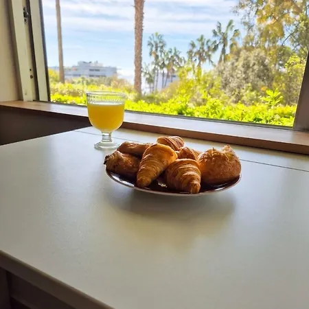 Cozy With Swimming Pool And Tennis Apartamento Vallauris