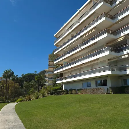 Cozy With Swimming Pool And Tennis Apartamento Vallauris